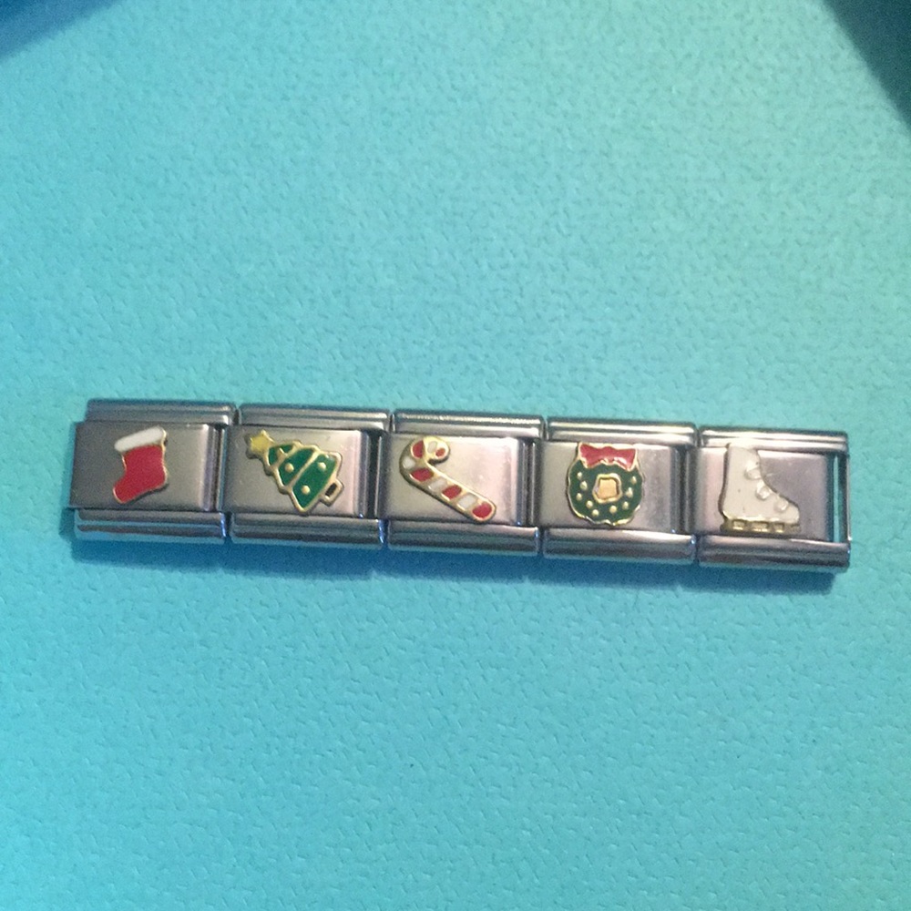 5 Christmas charms